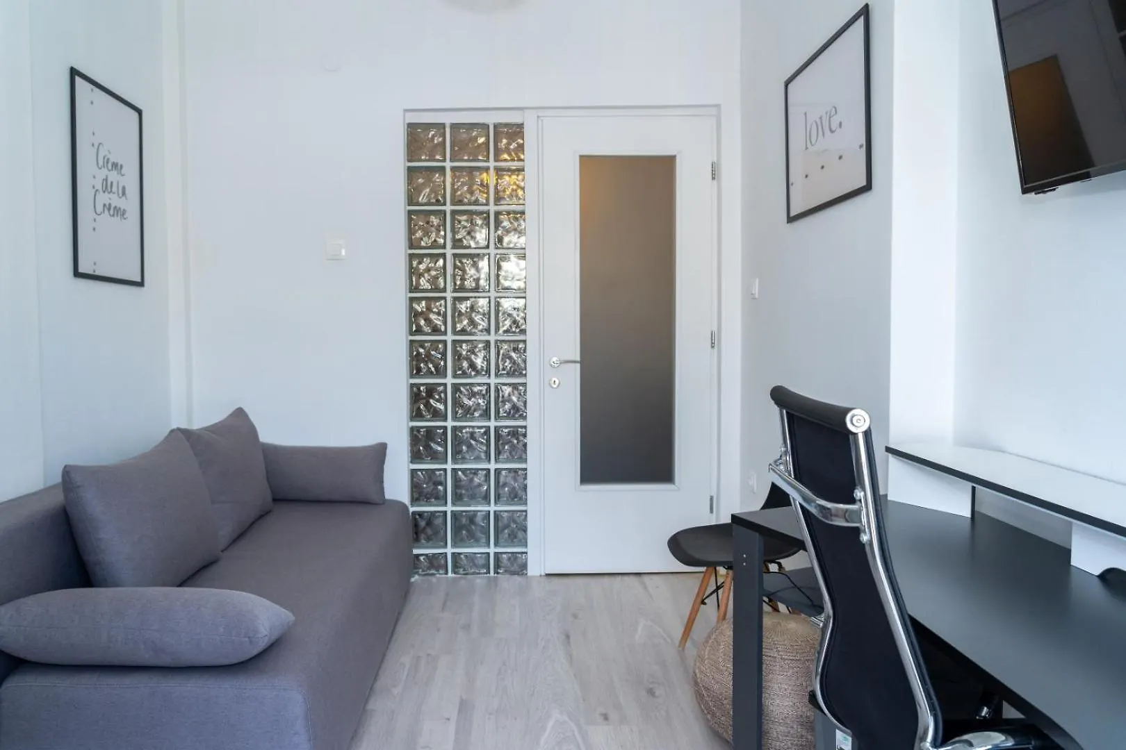 Kosmos Service Apartment Near Turkish Consulat And Saint Dimitrious Church With Additional Cost Parking Thessaloniki Greece
