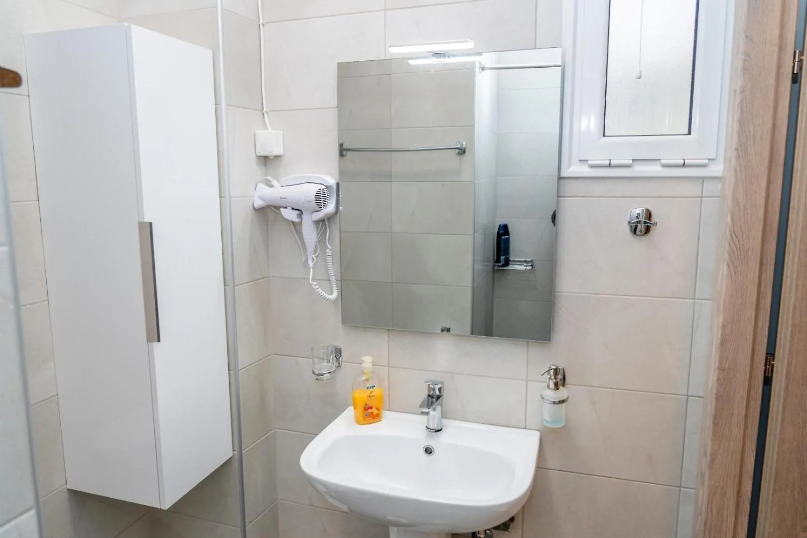 Kosmos Service Apartment Near Turkish Consulat And Saint Dimitrious Church With Additional Cost Parking Thessaloniki