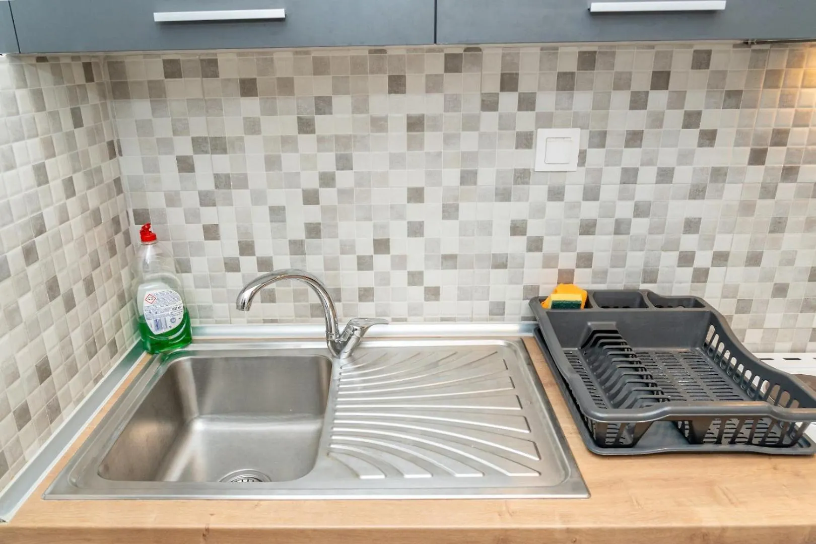 Kosmos Service Apartment Near Turkish Consulat And Saint Dimitrious Church With Additional Cost Parking Thessaloniki Greece