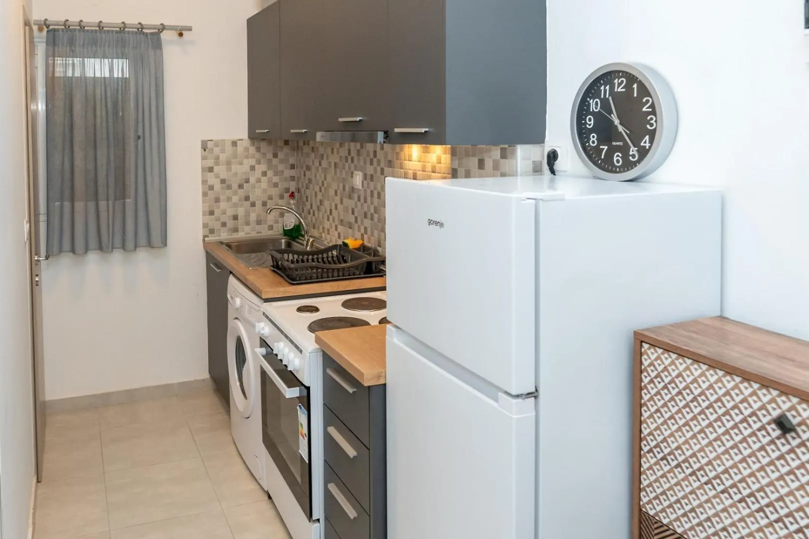 Kosmos Service Apartment Near Turkish Consulat And Saint Dimitrious Church With Additional Cost Parking Thessaloniki