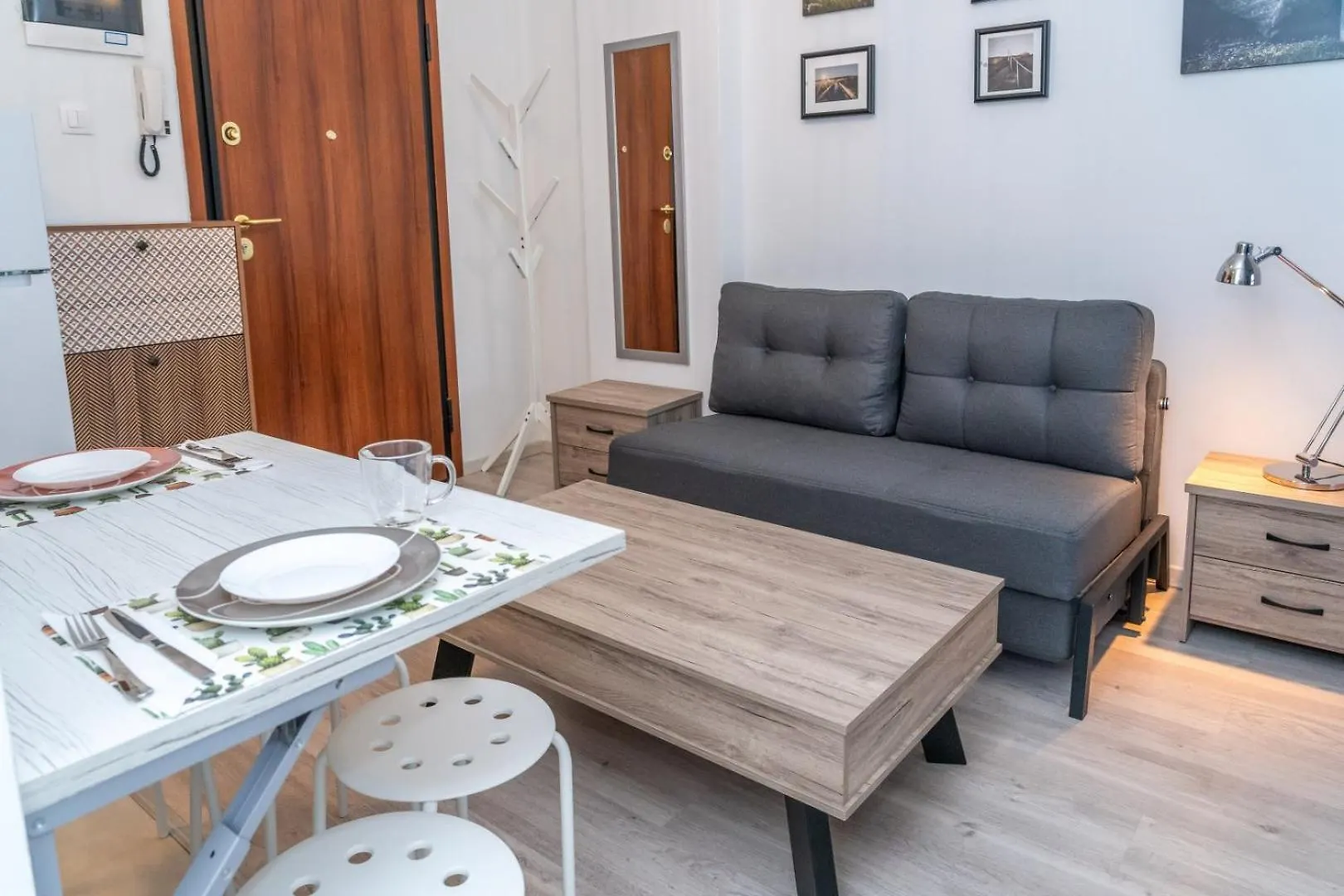 Kosmos Service Apartment Near Turkish Consulat And Saint Dimitrious Church With Additional Cost Parking Thessaloniki