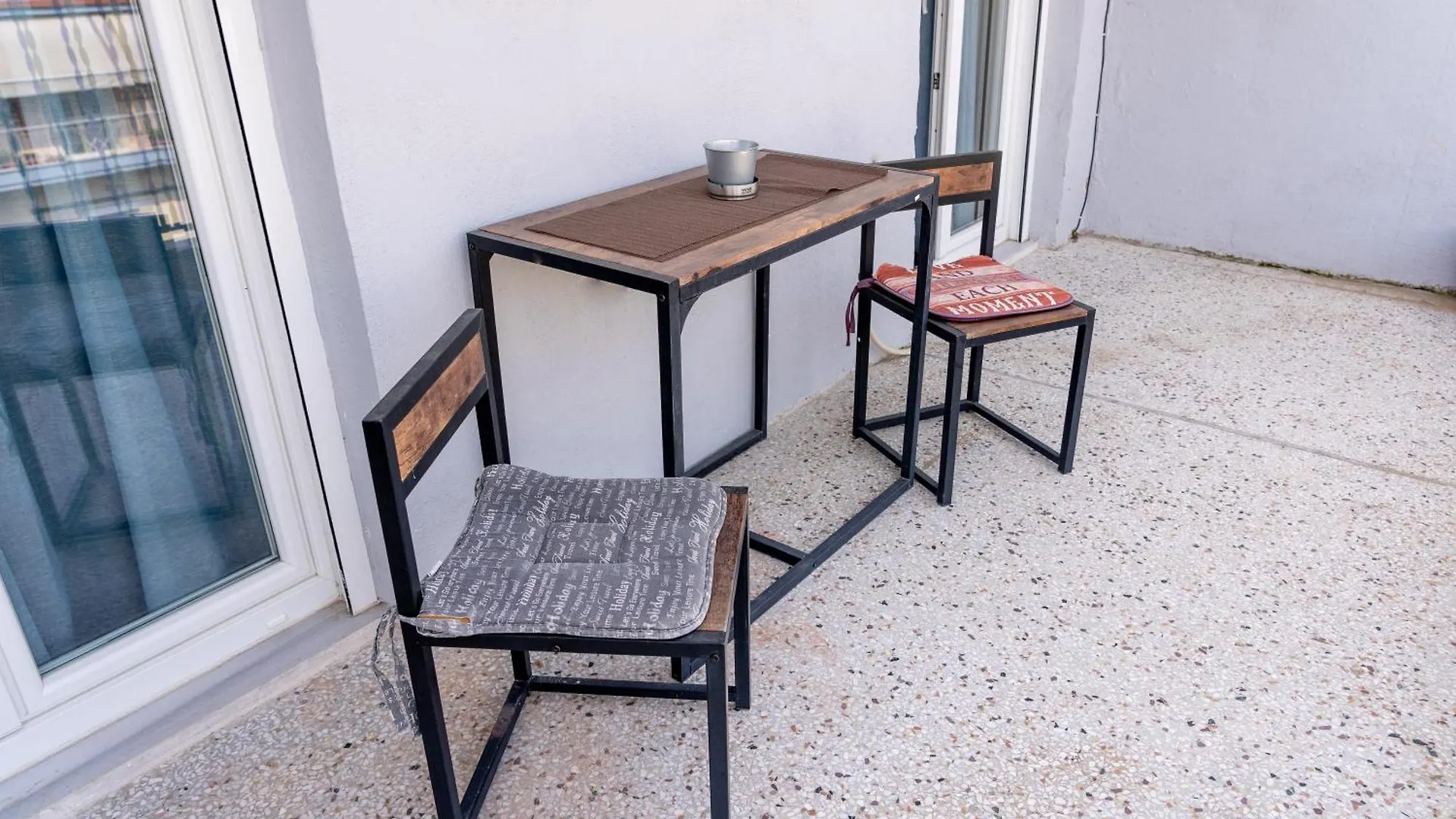 Kosmos Service Apartment Near Turkish Consulat And Saint Dimitrious Church With Additional Cost Parking Thessaloniki Greece